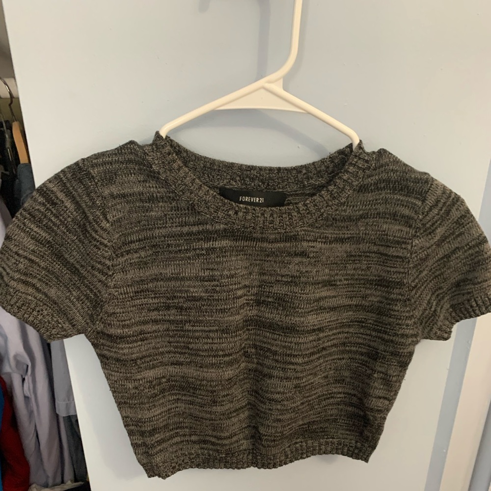 Forever 21 Gray Crop Top